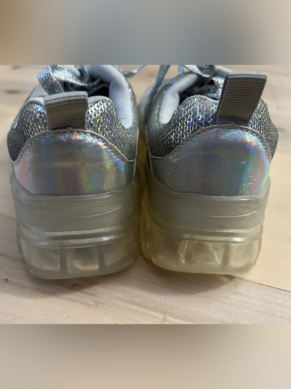 Lucky Step Iridescent Sequin Silver Low Platform Sneakers Size 6 - Picture 11 of 13